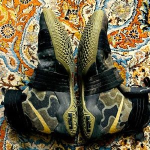 Hi Top Lebrun soldier Mens sz11